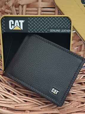 CAT Catepillar Men's Leather Bifold Wallet Chocolate Brown With RFID Shield
